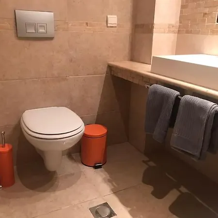 5 Min From Papageorgiou Free Indoor Parking Daire