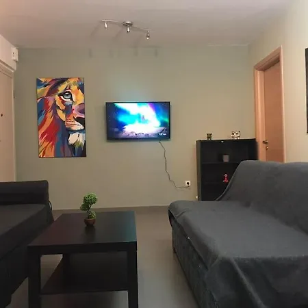 5 Min From Papageorgiou Free Indoor Parking *